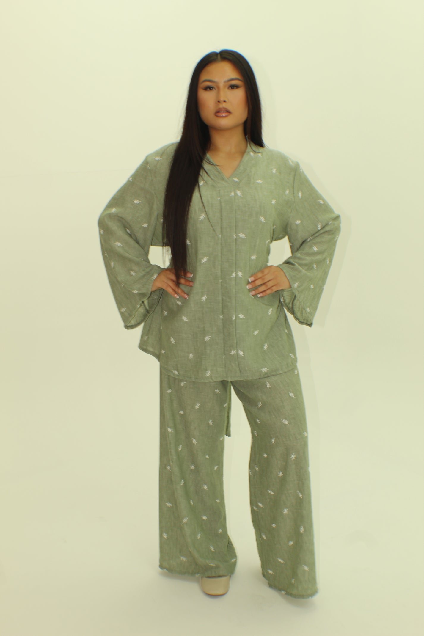 The Olivia leaf Embroidered Set - BERBISH