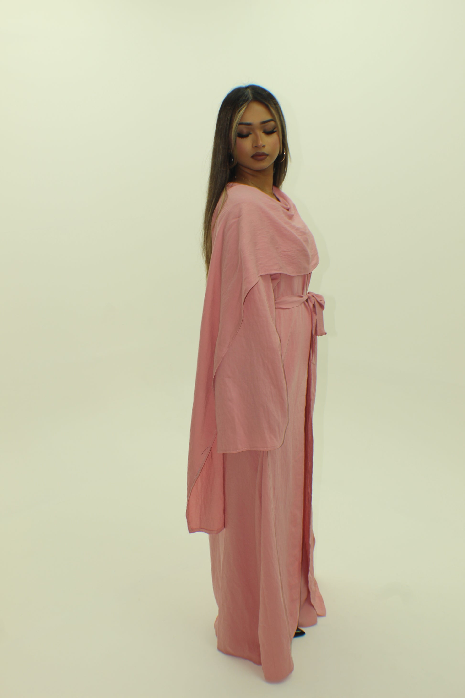 The long cape set